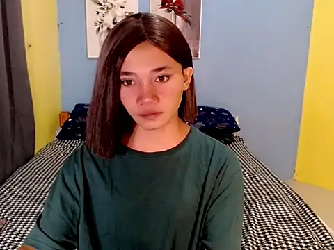 Petite_HugeCock webcam