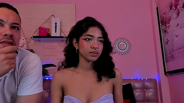 Aronandmoli69 webcam
