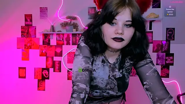 nikki_kiss_ webcam