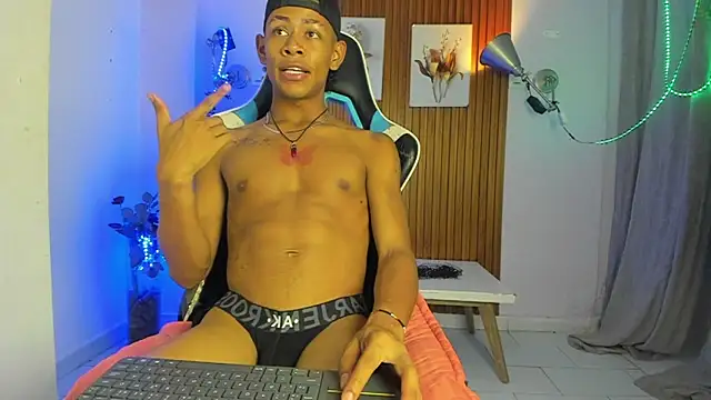 Alexis_21cm webcam