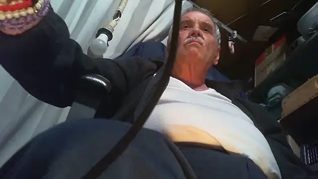 nonnomaturobisex (M grandpa) - voglio vostrafiga,CAZZO,CULO,bocca,piedi