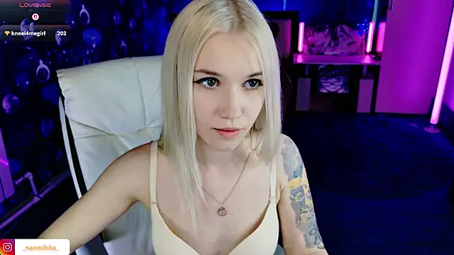 NaomiHita webcam