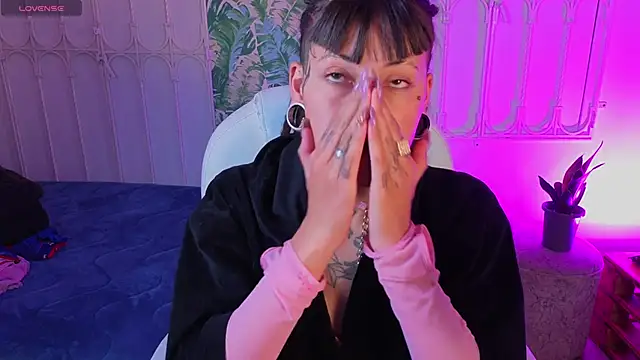 _sharlotte777 webcam