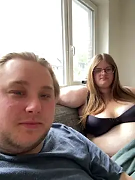 CurvyPaar2 webcam