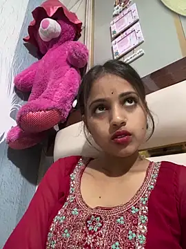 Naina11100 webcam