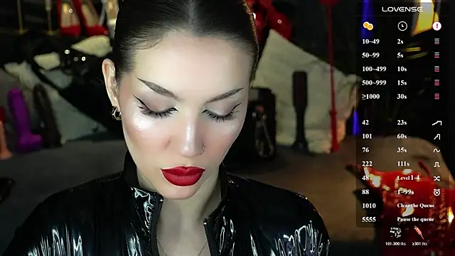 MistressDarsy webcam