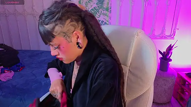 _sharlotte777 webcam