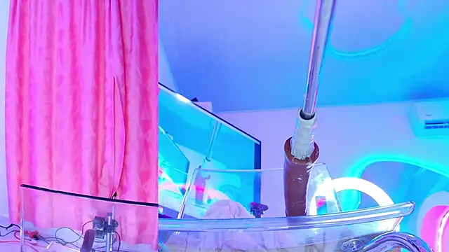 NathaxaLeans webcam