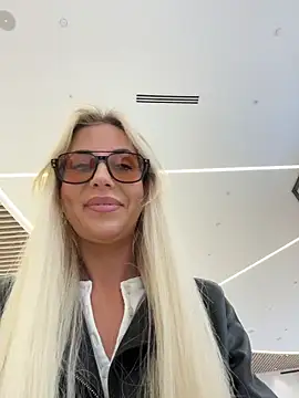 LisaMurr from StripChat is Freechat