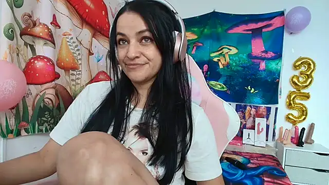 lovelyazucena - LovelyAzucena's free webcam - UK Sex Cams