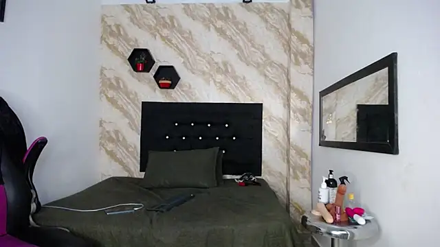 issa__love webcam