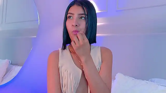 NaomiKlarc