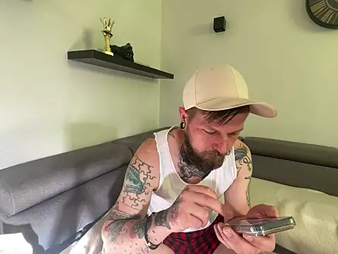 bonnyundclyde19 - BonnyundClyde19's free webcam