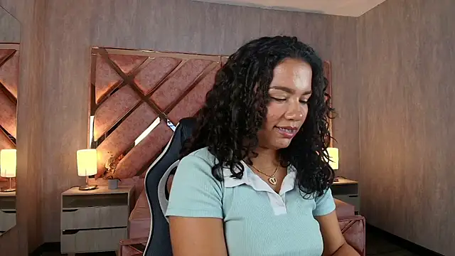 TamaraaHoney webcam