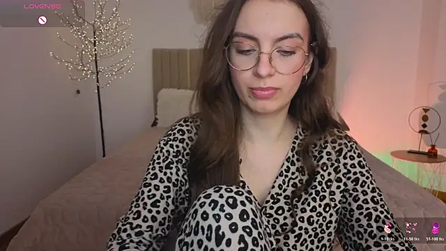 real_cutie1 - Real_cutie1's free webcam - UK Sex Cams