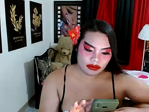 TSbrianaHugeCock webcam