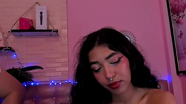 Aronandmoli69 webcam