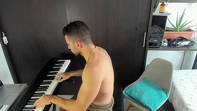 logan_smith webcam