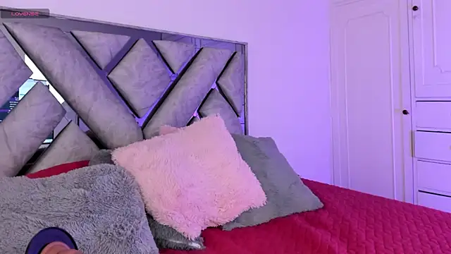 kat_santana - Kat_santana's free webcam - UK Sex Cams