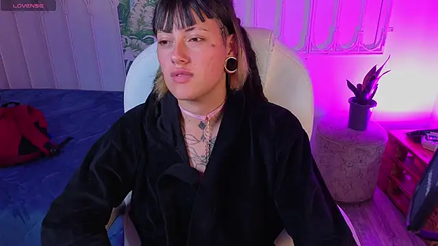 _sharlotte777 webcam