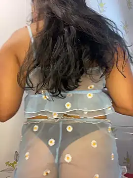 Laia_white