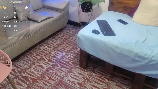 Yeseniaa25_ webcam