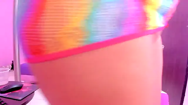 MATURE_WHOR33 webcam