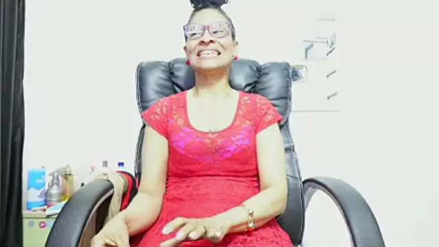Aries_Mature webcam