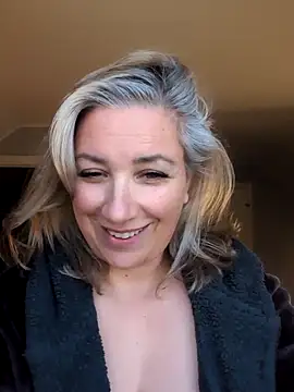 Canadian_BBW webcam