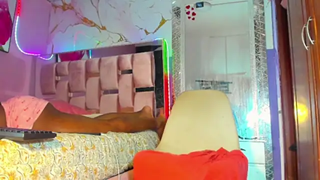 HUGE_BLACKCOCK webcam