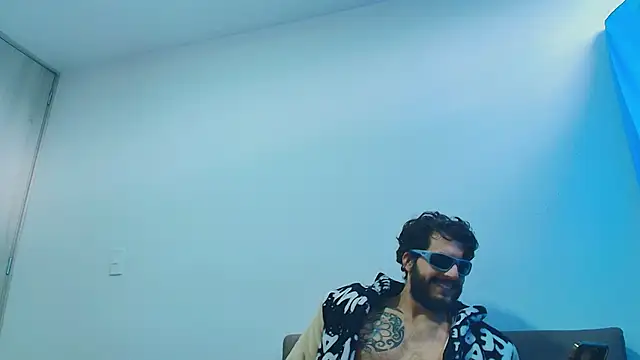 thomas_gun - Thomas_gun's free webcam - UK Sex Cams
