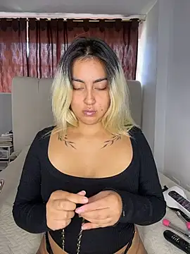 Elina_Hills webcam