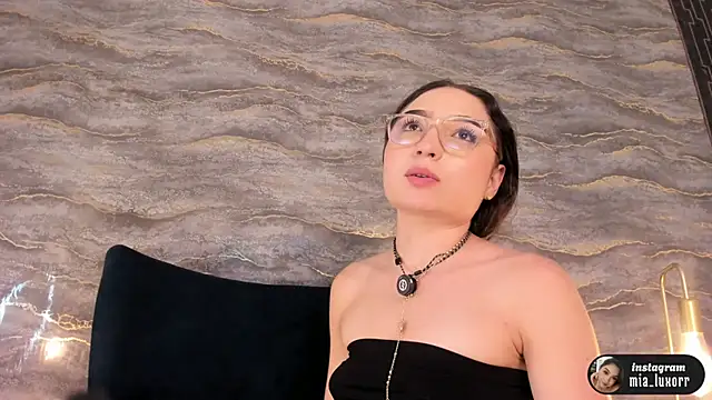 Mia_Luxor webcam