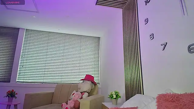 Juliette_Doll_ live sex cam