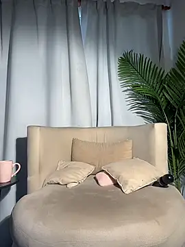 miafoxie_ (F young) - INTENSE PUSSY FINGERING + DOMI ON CLIT