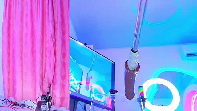 NathaxaLeans webcam