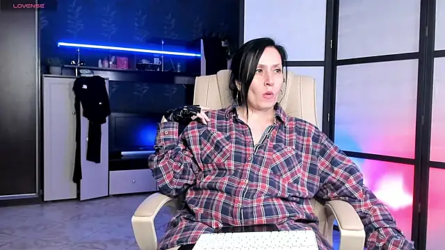 Lucky_Milf webcam