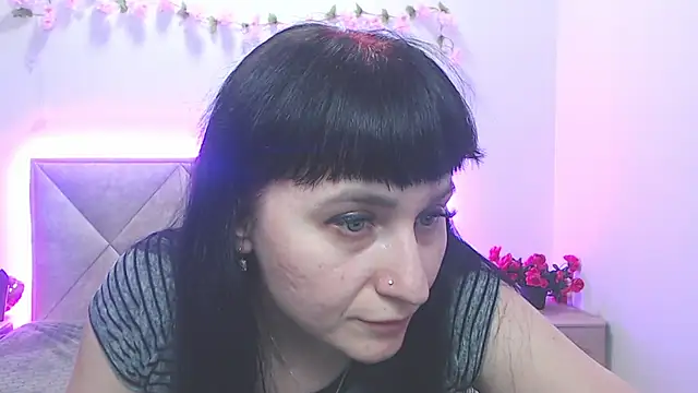 NinaFlawlees webcam