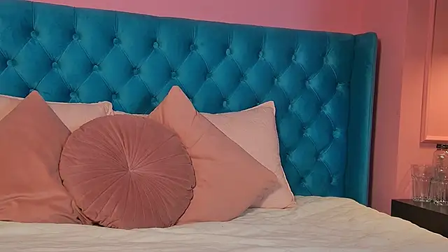 Roxy_Wilde