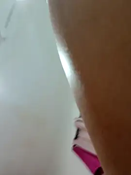 _Saraa- webcam