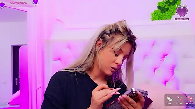 AriannaSins webcam