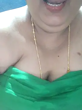 tamilthanushri webcam