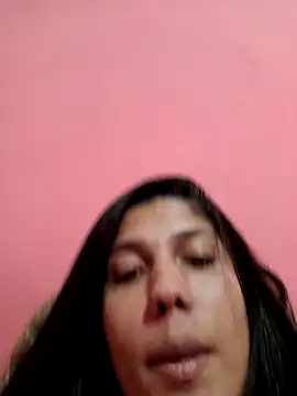 nessaflors2's live cam