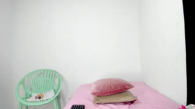 Olivia_Stevens webcam