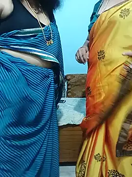Kannadasexywifes Live Webcam on Stripchat