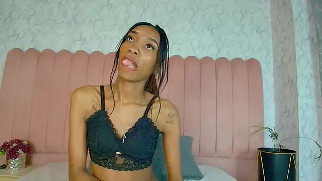 SCARLHETTBROWN webcam