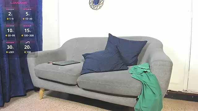 Lyon_vach live sex cam
