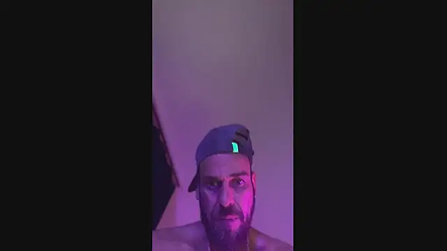 Guyst049 webcam