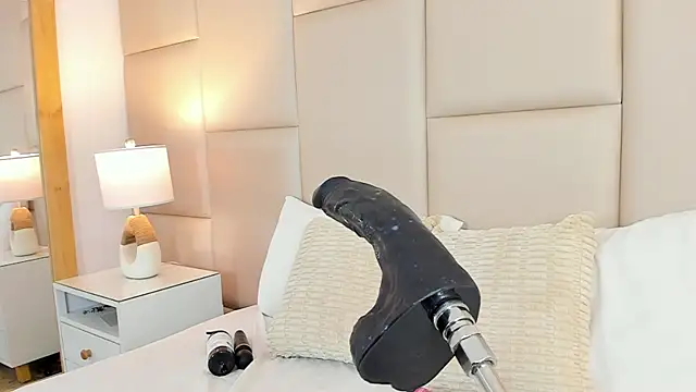 AntoniaRoss_ webcam