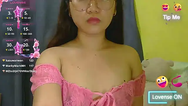 HornyAsian4uxx webcam